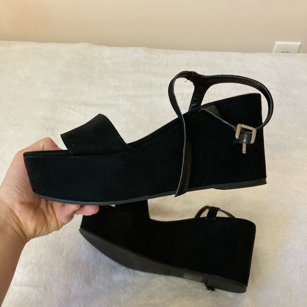 Forever 21 Black Platform Sandals with Straps - Picture 3 of 9